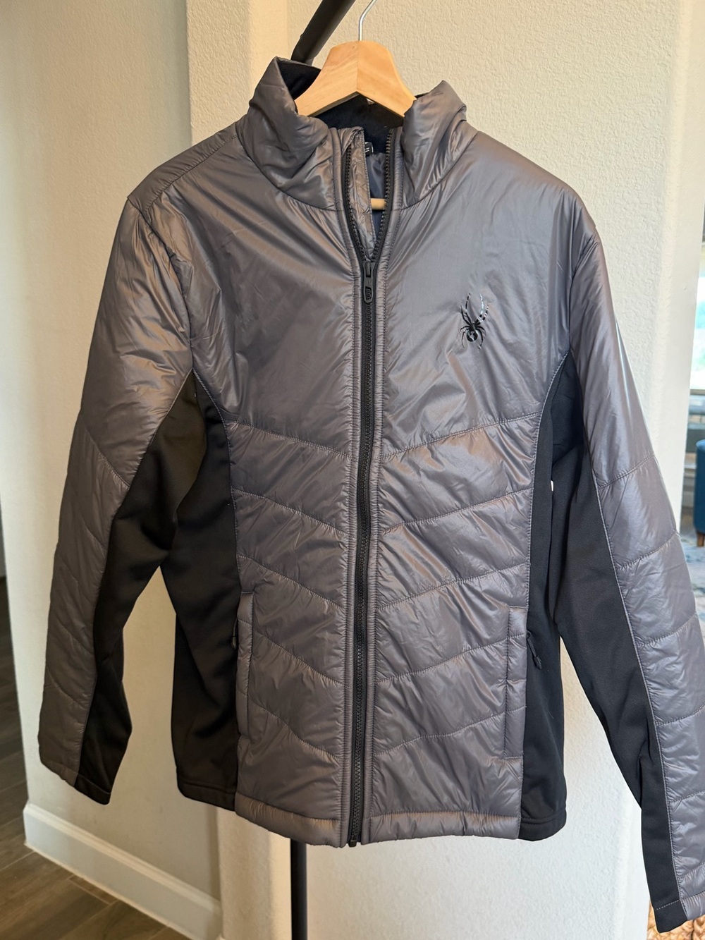Spyder Men’s Gray and Black Polar Puffer Jacket S MSRP: $149